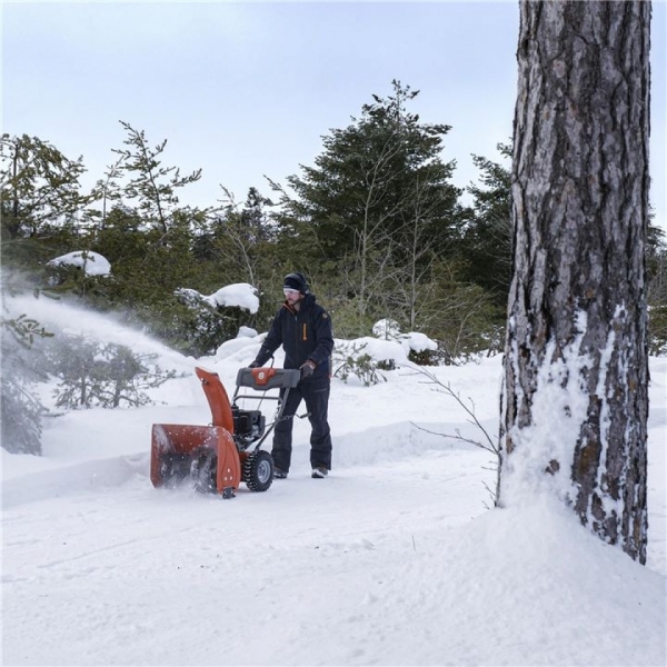 snow-blowers_TD-811414_2020-12-27_220146.jpg - Thumb Gallery Image of Snow Blowers